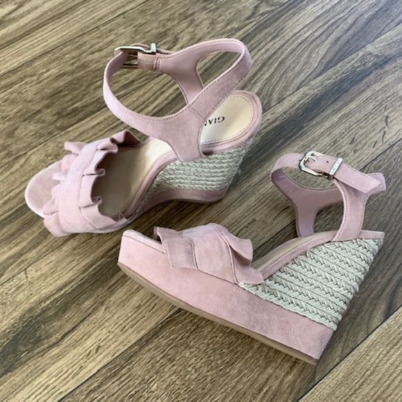 Gianni Bini KENLEYY Suede wedge, Size 7 - Picture 7 of 13